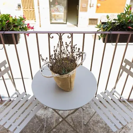 La Torre Del Tempo Bed & Breakfast 2*